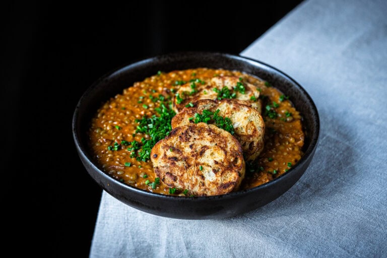 Specklinsen mit Serviettenknödel