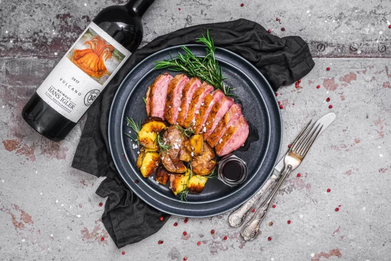 entenbrust braten mit knusprigen erdäpfeln und rotweinsauce