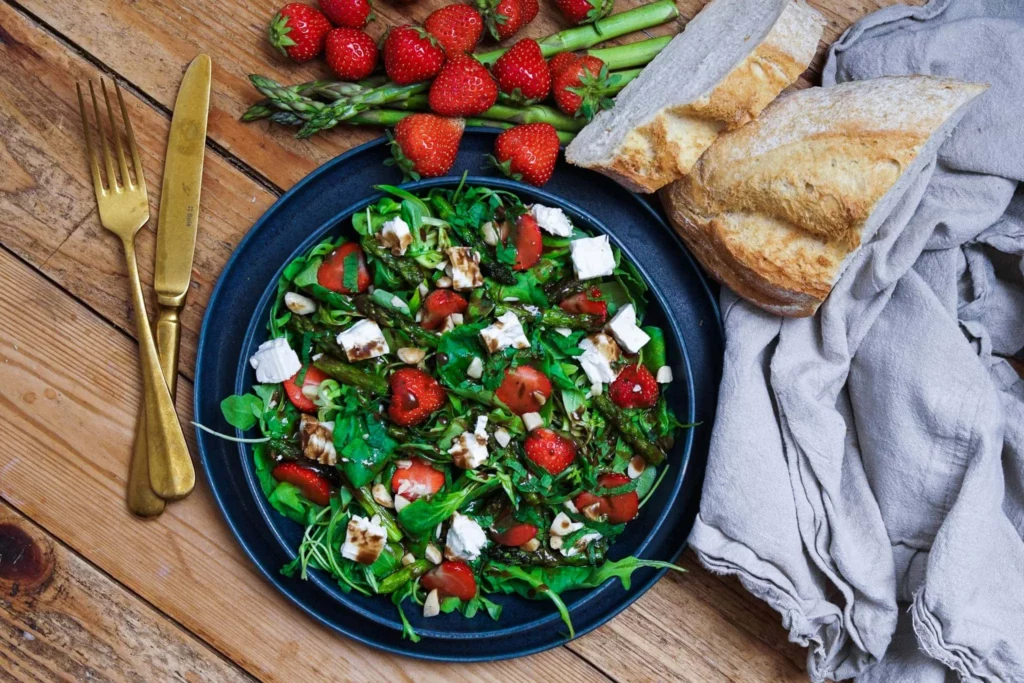 Erdbeer-Spargel-Salat