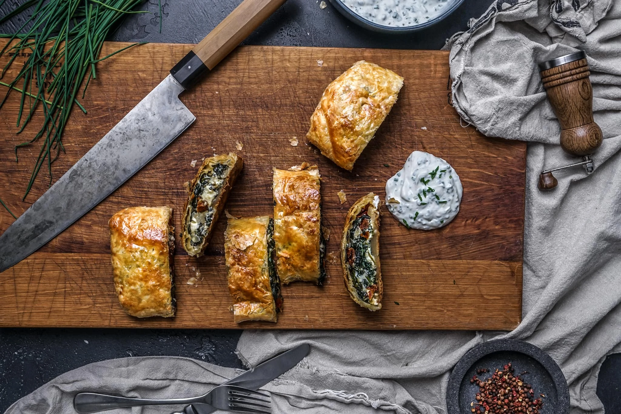 Spinatstrudel mit Feta &amp; Dip: Motion Cooking-Klassiker