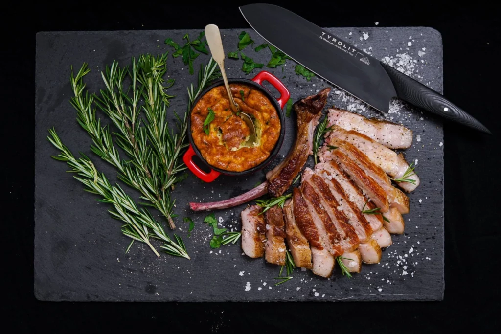 Tomahawk-Steak vom Schwein