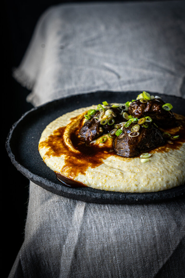 Geschmorte Schweinsbackerl in Cognacsauce