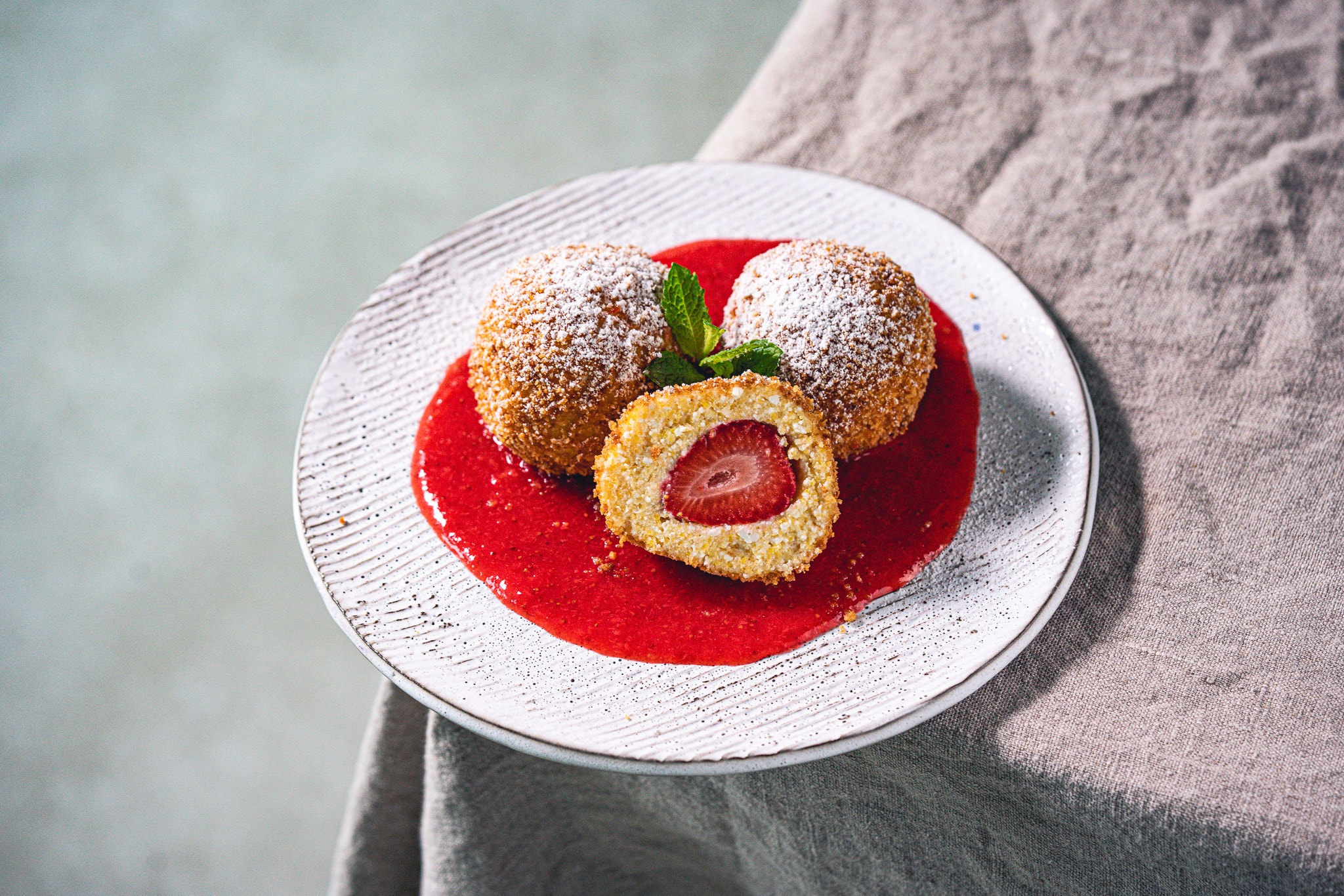 Erdbeer-Topfenknödel: Fruchtig-süße Kindheitserinnerung