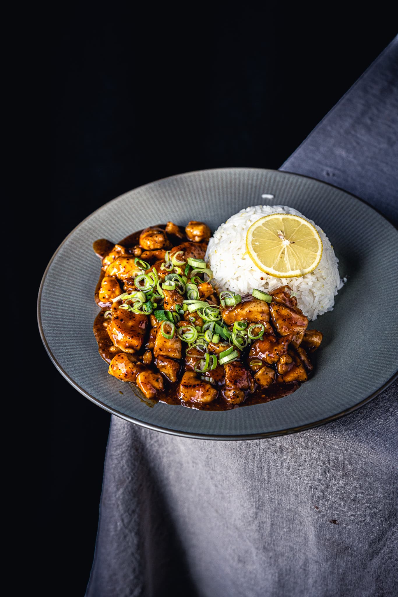 Orange Chicken mit Zitronenreis: Essen gegen schlechte Laune