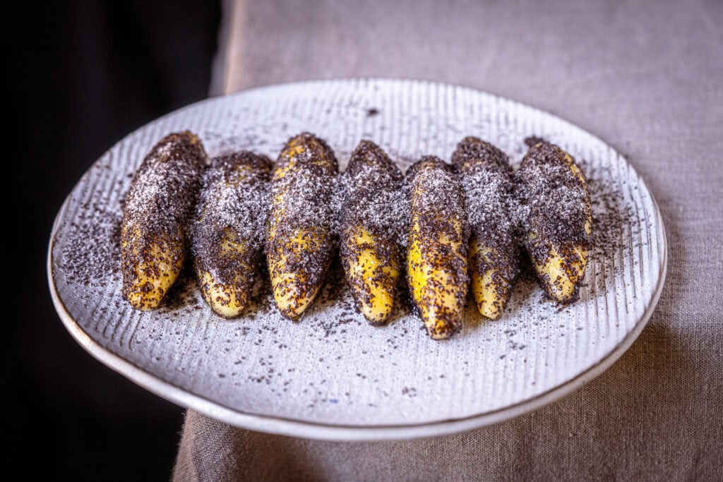 Gefüllte Mohnnudeln