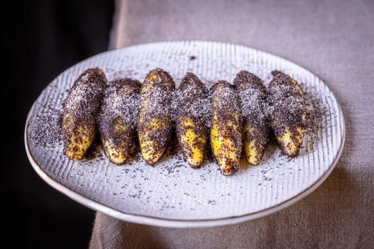 Gefüllte Mohnnudeln