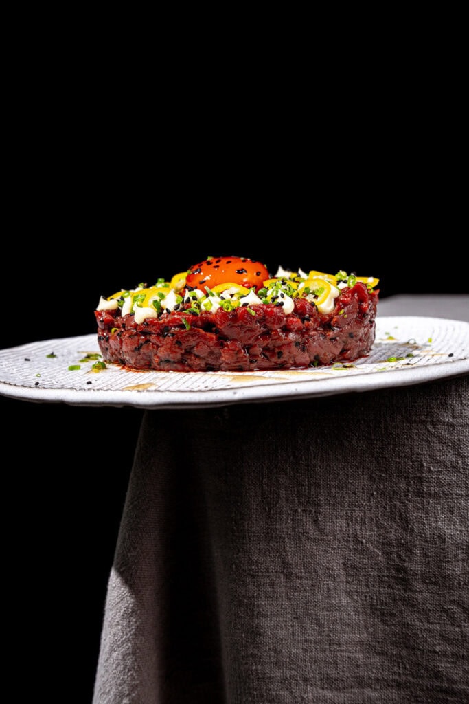 Asia Tatar vom Hirsch mit Sweet Chili Dotter