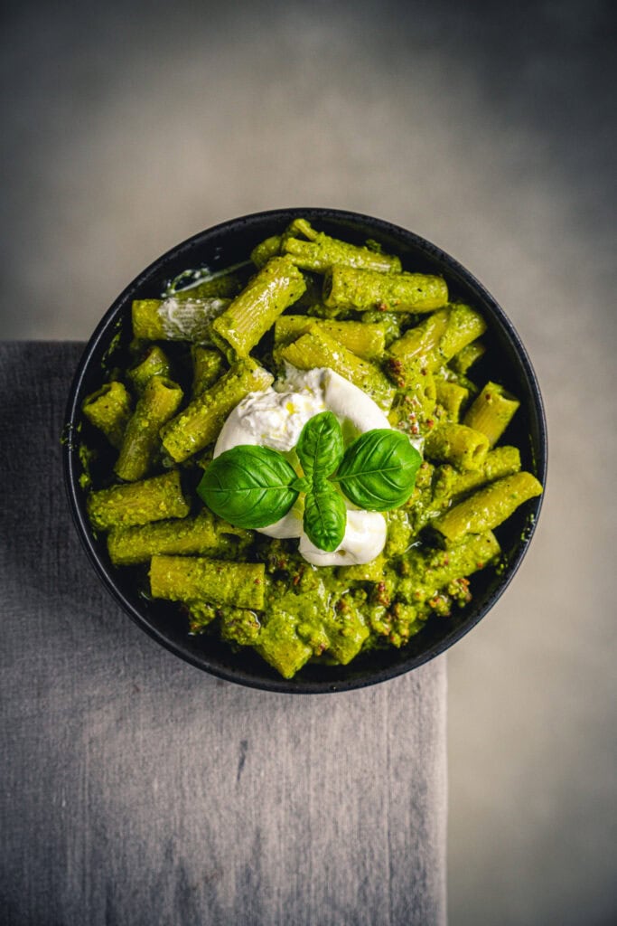 Pasta al Spargel Pistazie Pesto
