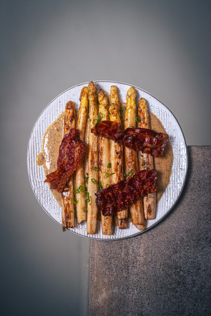 Weißer Spargel mit Weißweinsauce