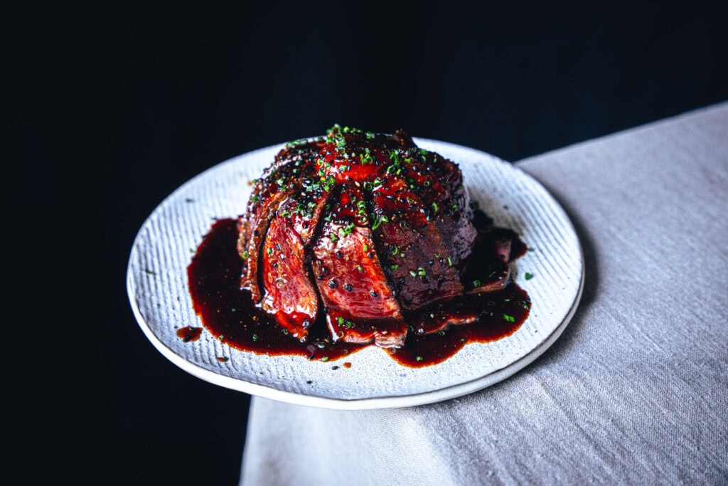 Black Pepper Beef Gebeiztes Ei