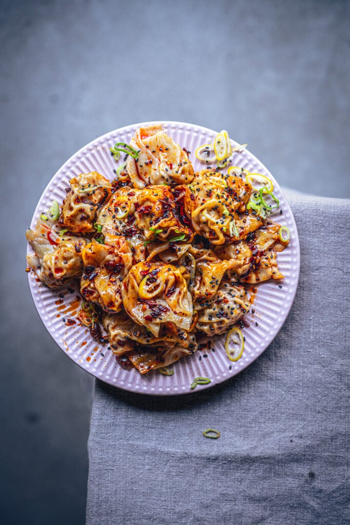 Chicken Wan Tan mit Chili Crisp