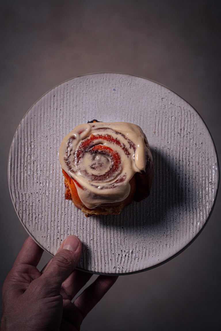 Zimtschnecken mit Chai Frosting