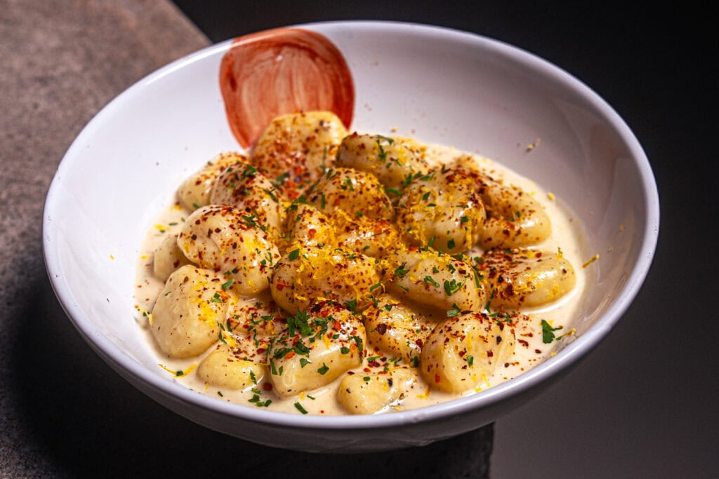 Gnocchi mit gerösteter Knoblauchsauce
