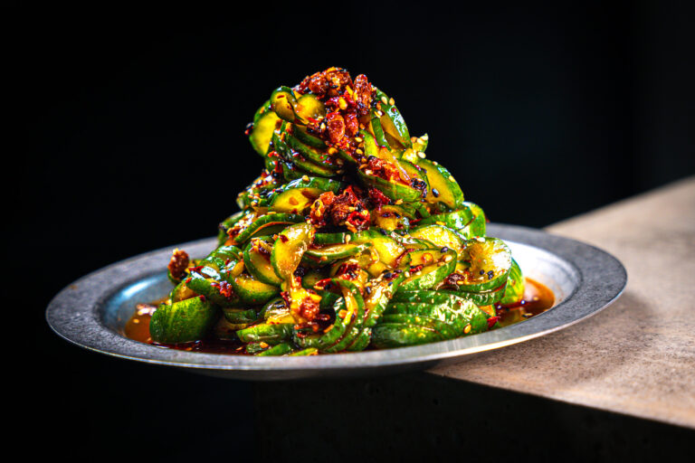 Chili Crunch Gurkensalat