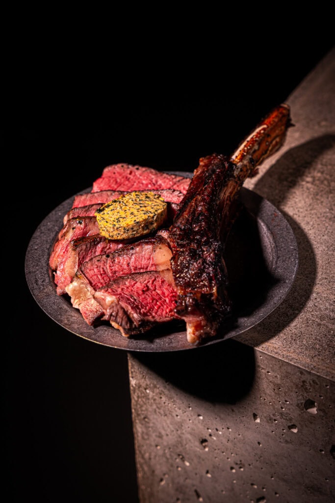 Smoked Tomahawk mit Miso Nori Butter