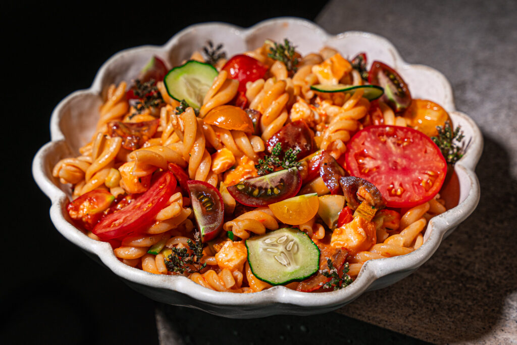 Mediterraner Nudelsalat