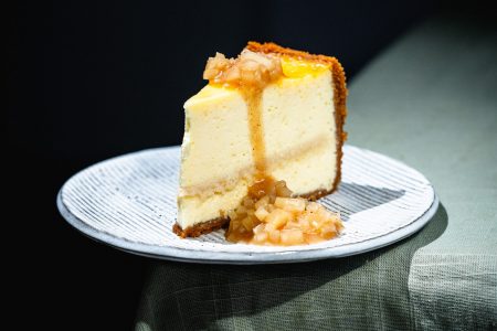 Cheesecake mit Bratapfelsauce