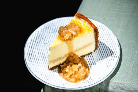 Cheesecake mit Bratapfelsauce