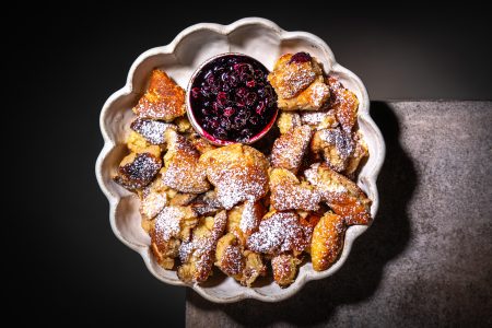 Zirben-Kaiserschmarrn mit Heidelbeer-Röster