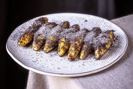 Gefüllte Mohnnudeln