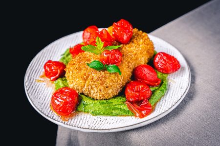 Knuspriger Feta mit Kräutersauce