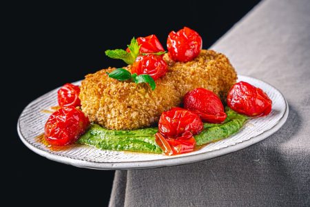 Knuspriger Feta mit Kräutersauce