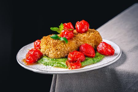 Knuspriger Feta mit Kräutersauce