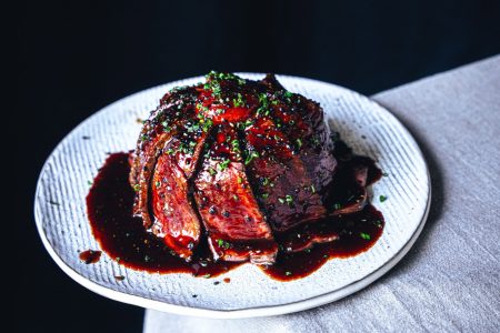 Black Pepper Beef mit gebeiztem Ei