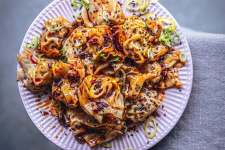 Chicken Wan Tan mit Chili Crisp