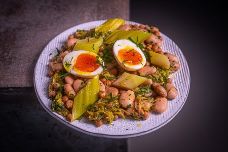 Gerösteter Lauch mit marinierten Miso Bohnen