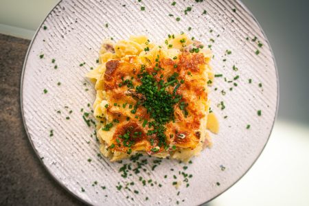 Überbackene Schinkenfleckerl