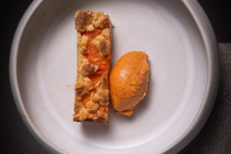 Topfen-Marillenkuchen mit Streuseln