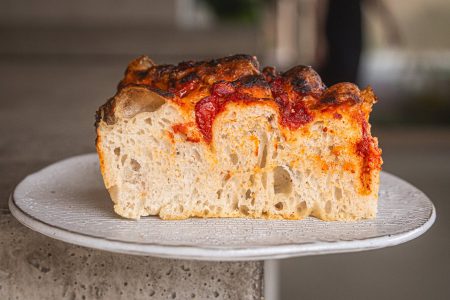 Focaccia con Salsa di Pomodoro
