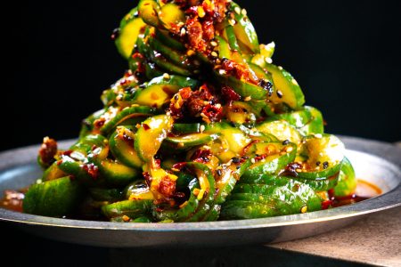 Chili Crunch Gurkensalat