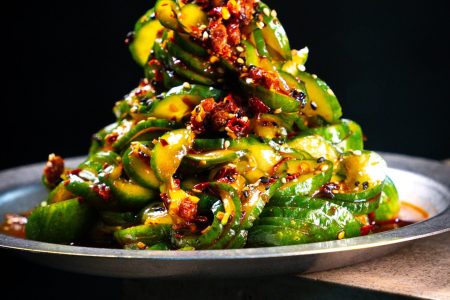 Chili Crunch Gurkensalat