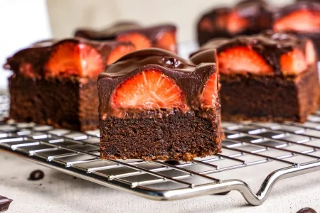 Brownies mit Erdbeeren