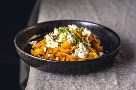 Kürbis Karotten Pasta mit Feta und Honig