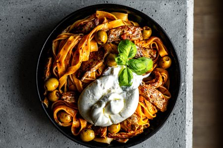 Fettuccine mit Tomatensauce & Kräutersteak