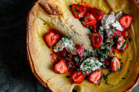Dutch Babies mit Erdbeer Rhabarber Kompott