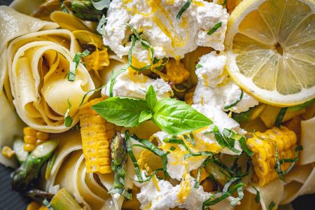Pasta mit Spargel und karamellisiertem Kukuruz