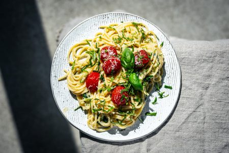 PASTA MIT MANDELPESTO