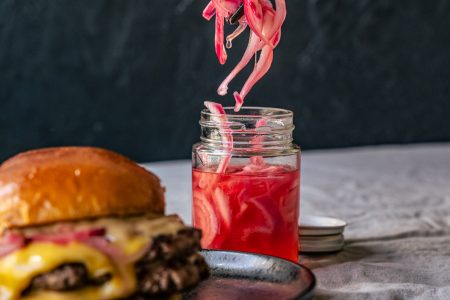 eingelegte rote Zwiebeln