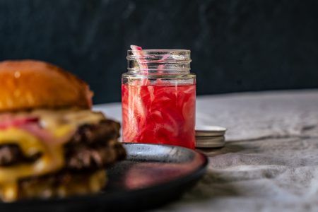 eingelegte rote Zwiebeln