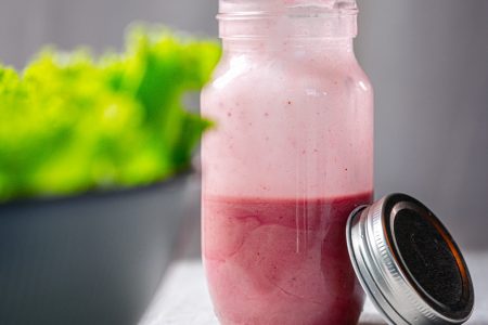 Grüner Salat mit Beeren-Vinaigrette