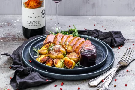 Entenbrust-mit-knusprigen-Mini-Kartoffeln-und-Rotweinsauce-3