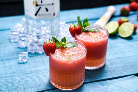 Frozen Strawberry Gin Fizz