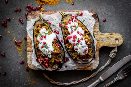 Gefüllte Aubergine mit Curry Rindfleisch