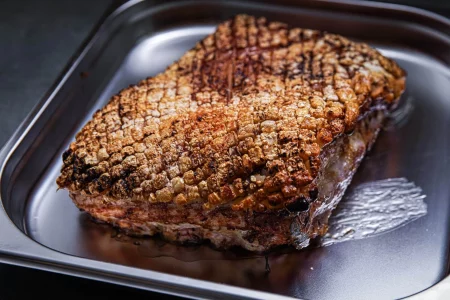 Knuspriger Schweinebauch mit Süßkartoffelpüree