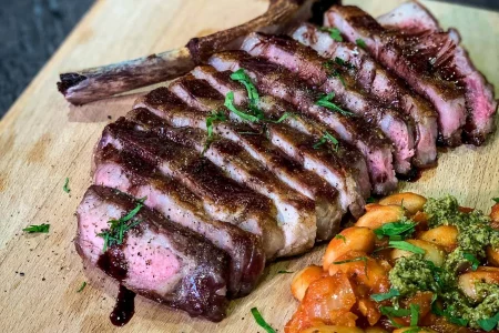 Kotelette mit Pesto-Bohnen