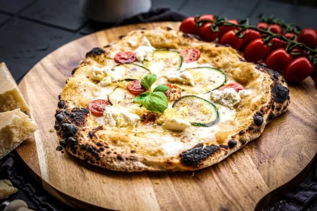 Zucchini-Pizza mit Ricotta
